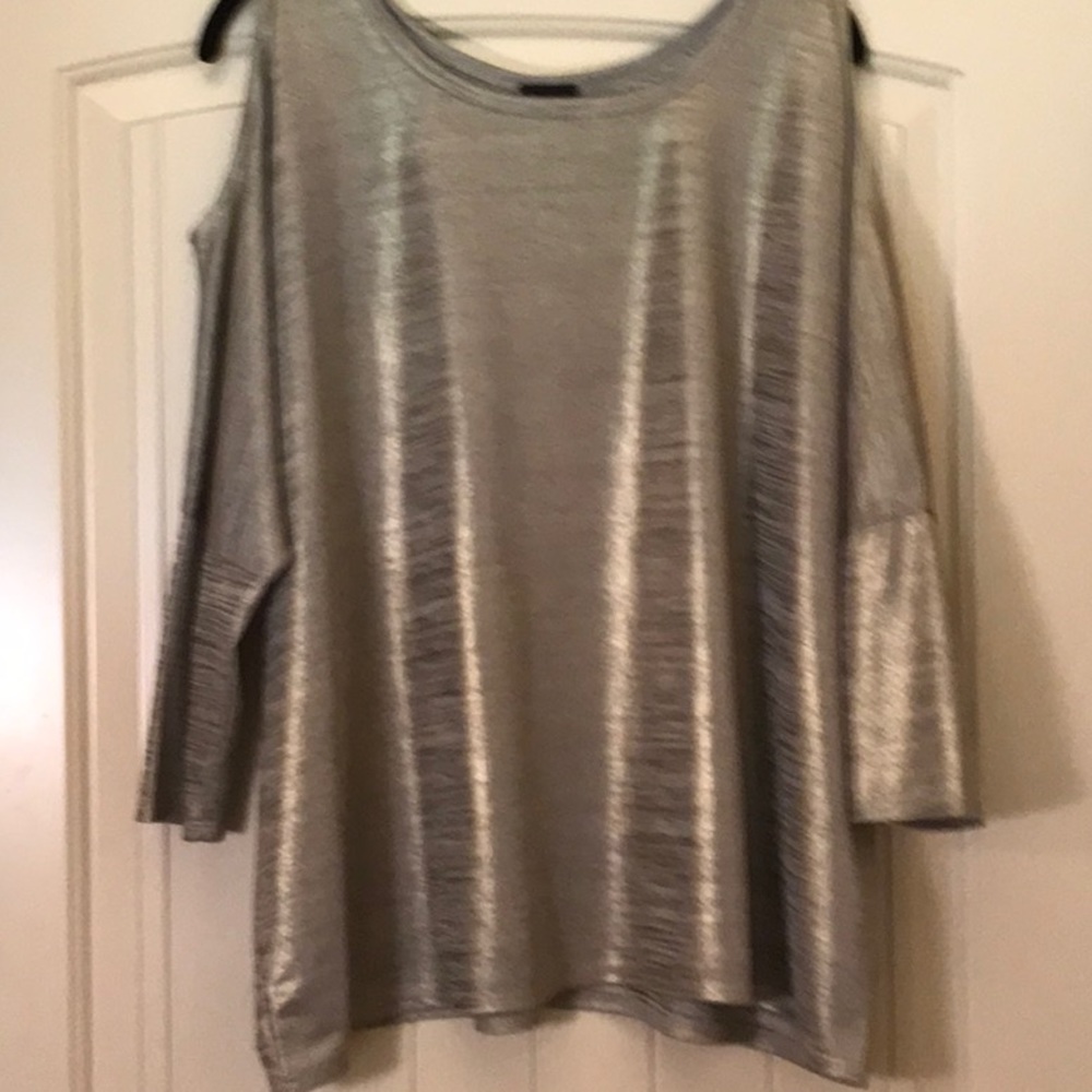 Cold shoulder top